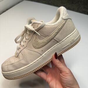 Nike Air Force 1 AF1 07 SE Sanddrift Sherpa Phantom Sneakers